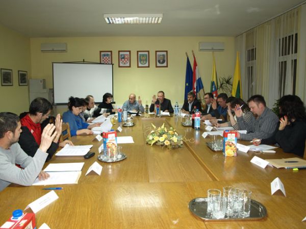 GRADSKO VIJEĆE Opremu za reciklažno dvorište dopremit će tvrtka Kova d.o.o. GRADSKO VIJEĆE Opremu za reciklažno dvorište dopremit će tvrtka Kova d.o.o.