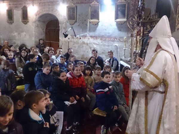 Sveti Nikola darovao i male vjernike župa sv. Josipa i Svih Svetih