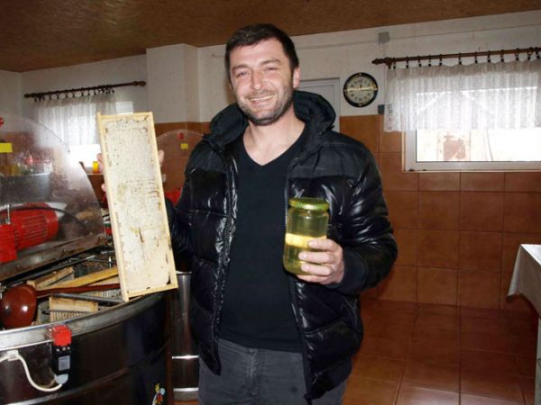 I ove godine bagremov med Dalibora Herclika među najboljima u Hrvatskoj I ove godine bagremov med Dalibora Herclika među najboljima u Hrvatskoj