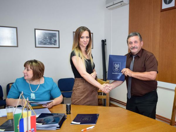 Gradonačelnik Zlatko Mađeruh potpisao ugovore s čelnicima gradskih udruga