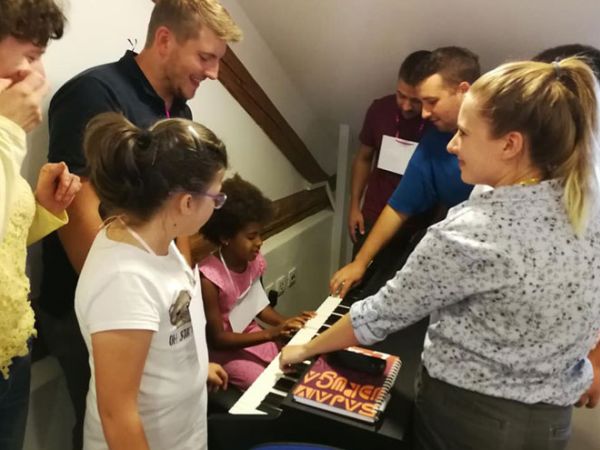 Održana prva glazbena radionica u okviru projekta ‘Život kroz pjesmu’ Održana prva glazbena radionica u okviru projekta ‘Život kroz pjesmu’