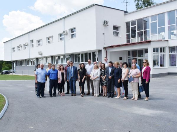 Školi vraćen epitet ‘bijela labudica’ Školi vraćen epitet ‘bijela labudica’